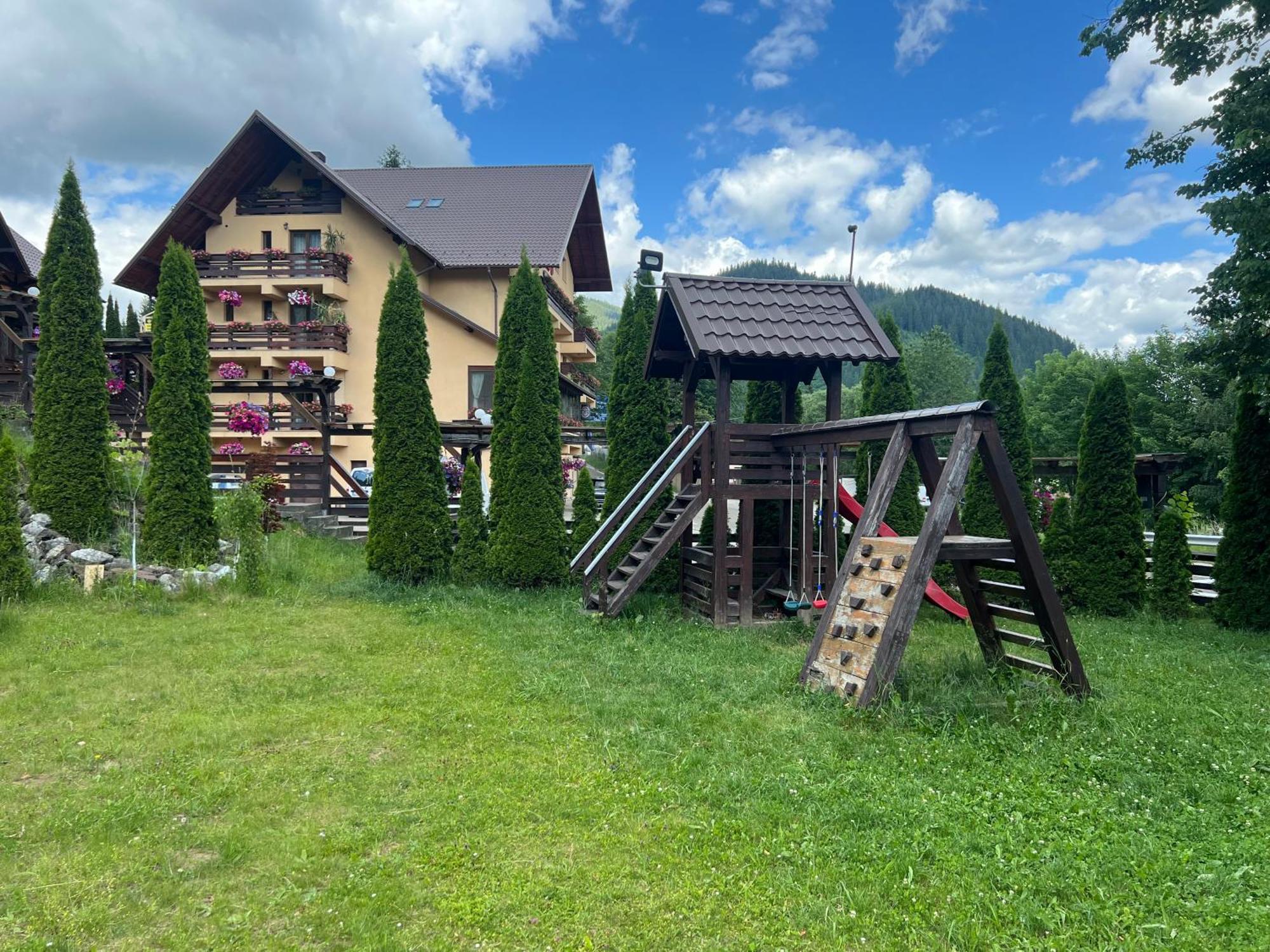 Pensiunea Vranis Sadova  Exterior foto